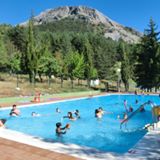 Piscina del complejo rural Sierra del Brezo en Velilla del rio Carrion en Palencia