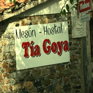 Cartel del restaurante Tia Goya en Camporredondo de Alba en Palencia