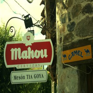 Cartel del restaurante Tia Goya en Camporredondo de Alba en Palencia