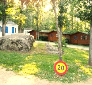 Bungalows del Camping Valle de Iruelas en Ávila