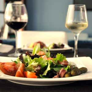 Ensalada en el Hotel Araz en el Embalse del Ebro
