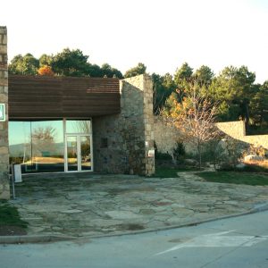 Fachada de la Casa del Parque las Batuecas en la Sierra de Francia en Salamanca