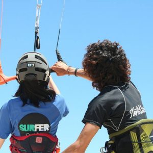 Alumno en la clase privada de surf con la Escuela Surfer Tarifa en Tarifa