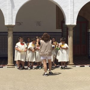 Niños en el taller de arqueología con Abydos Cultura en Cádiz