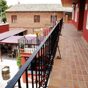 Terraza de la Posada del Cerrato en Baltanás en el Cerrato Palentino