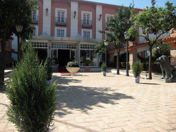 Entrada principal del Hotel Don Gonzalo en Montilla