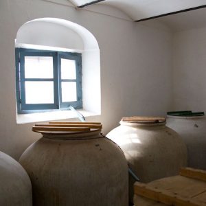Habitación con Barriles en las Bodegas Cruz Conde en Montilla