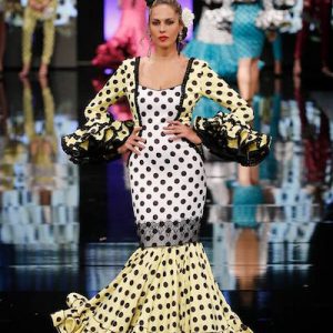 Vestidos de flamenco con la Empresa Sara de Benítez en Palma del Río