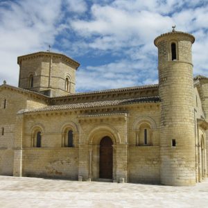Fachada de la Iglesia de San Mártin en Frómista en la provincia de Palencia