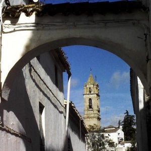 Vista de la iglesia en el Barrio del Cerro en Cabra en la provincia de Córdoba