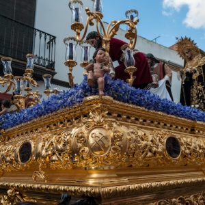 Paso en la Semana Santa en los Caminos de Pasión en Andalucía