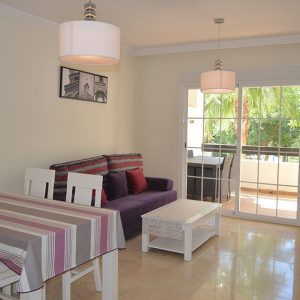 Cocina de un apartamento para alquilar vacacional en Estepona