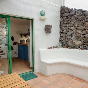 Terraza de una de las casitas del complejo rural el Sitio en El Hierro en El Hierro