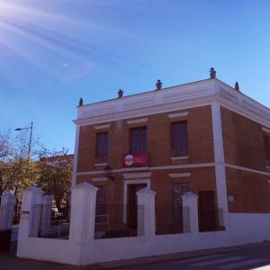Fachada del edificio de la Medicina en Zafra en Extremadura