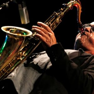Saxonofista tocando en el festival Jazz Vejer en Vejer de la Frontera en la. provincia de Cádiz