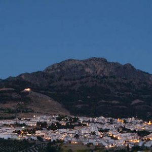 Vista de Cazorla nocturna en la provincia de Jaén
