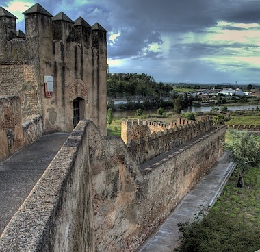 Vistas-de-la-alcazaba-en-Badajoz-en-Extremadura.jpg