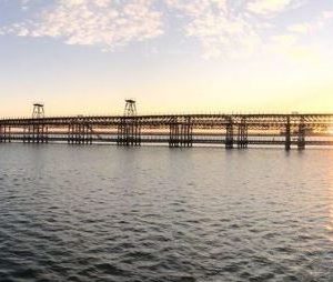 Vista del Puerto de Huelva en Andalucía