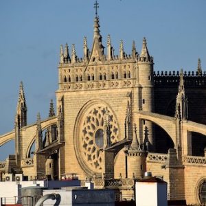 Fachada de la catedral de Sevilla en Andalucía