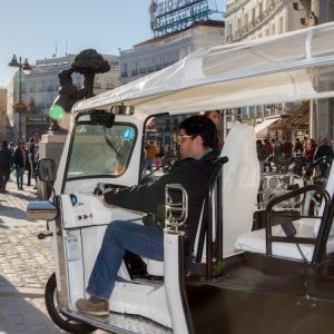 Tuk Tuk en la Puerta del Sol en Madrid