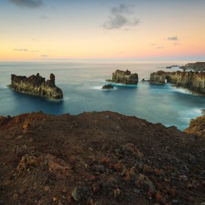 Vista de los acantilados en la Isla de El Hierro
