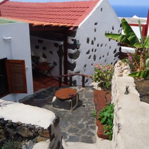 Patio de las casitas rurales de casarte el hierro en la Isla de El Hierro