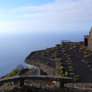 Vista del Mirador de la Peña en la Isla de El Hierro en Canarias