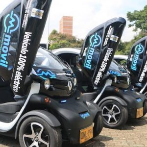 Coches eléctricos en la feria de movilidad eléctrica en Madrid