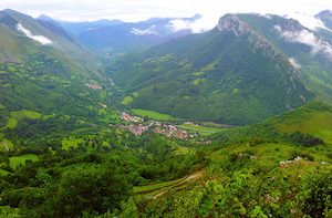Vista de un parque natural en Asturias en la España Verde