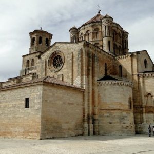 Fachada de la Colegiata de Santa María la Mayor en Toro en Zamora