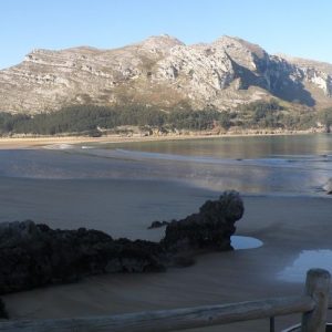 Vistas de la playa de Arenillas en Castro Urdiales