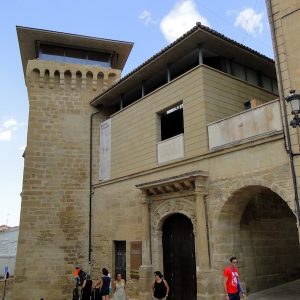 Fachada del museo del Torreón en Haro en la Rioja