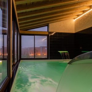 Piscina del hotel rural con spa cerca de Madrid