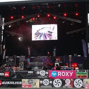 Música en el festival de surf en Somo en Agosto