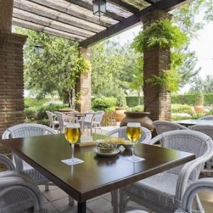 Vista de la terraza del hotel Fuente Las Piedras en Cabra en la provincia de Córdoba