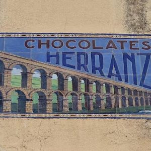 Azulejos de la fábrica de chocolate en Migueláñez en la provincia de Segovia