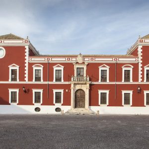 Fachada del palacio ducal en Fernán Núñez en la provincia de Córdoba