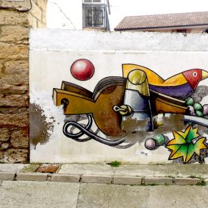 Pintura mural en casco urbano en Mucientes