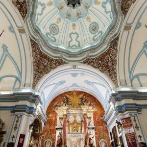 Vista del interior de la iglesia de Benamejí