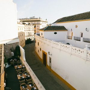 La llegada de los toros a la Real Maestranza de Caballlería de Sevilla