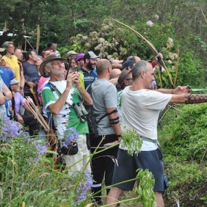 Grupo de arqueros en el campo de tiro con arco de Arco Los Valles en Colunga