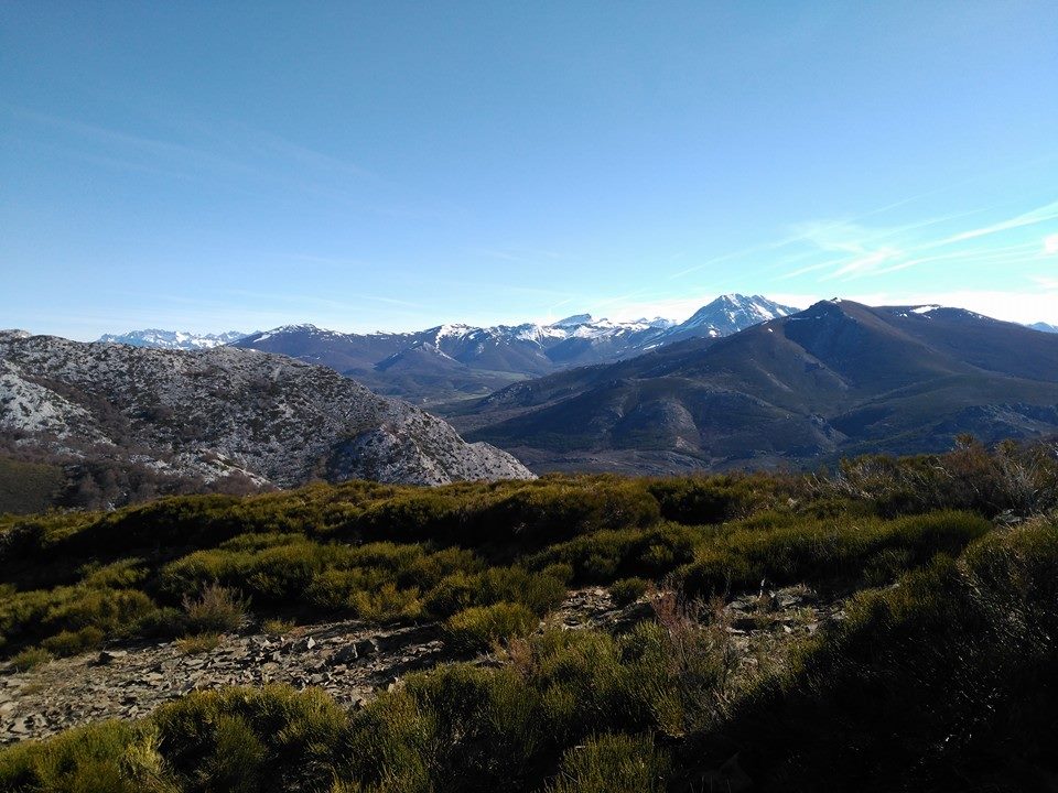 Montaña Palentina con Fuente de Aventuras en Camporredondo de Alba en Palencia