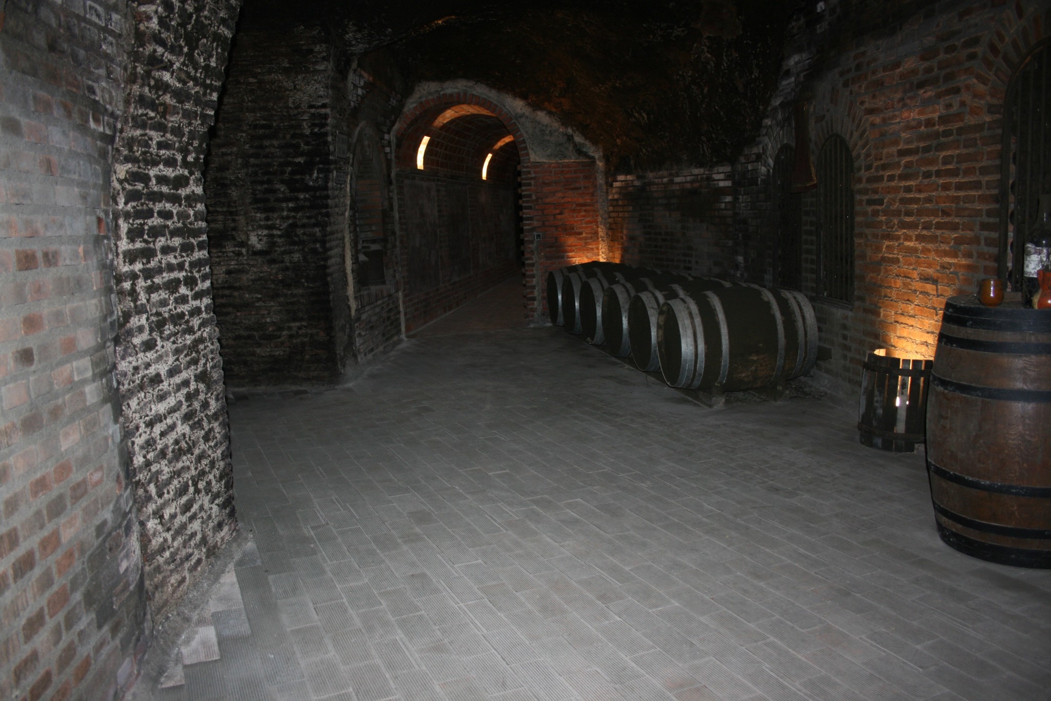 bodega subterranea en bodegas Mocen en Rueda