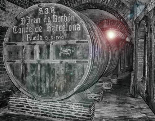 Barrica en bodegas Mocén en Rueda