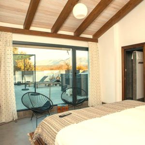 Hotel en embalse en Navaluenga