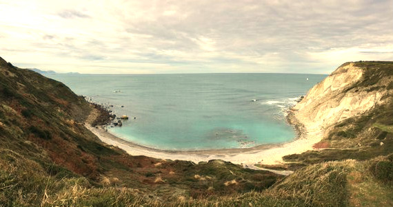 Vista de los acantilados a las playas de Sopela en Bizkaia