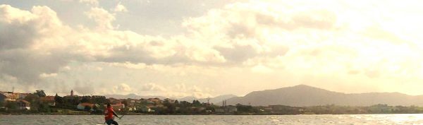 Kite surf con la escuela Northwind kite surf en el Pantano del Ebro