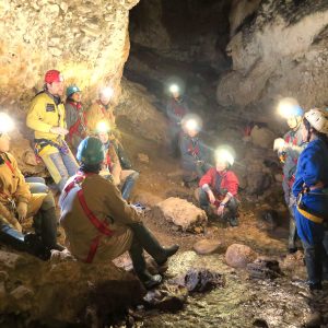 Espeleología en la Cueva de Fuentemolinos en Belorado