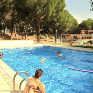 Camping la Ardilla Roja en San Martín de Valdeiglesias