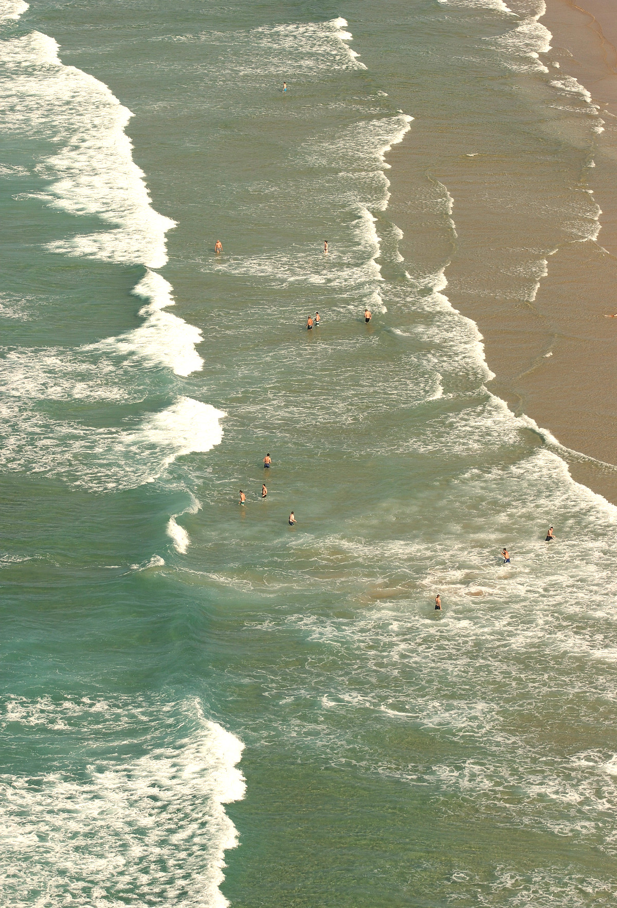 Olas en la Playa del Ris en Cantabria